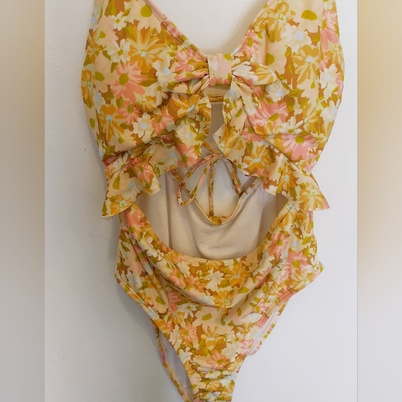 Hurley Floral One Piece Swimsuit - Picture 4 of 15